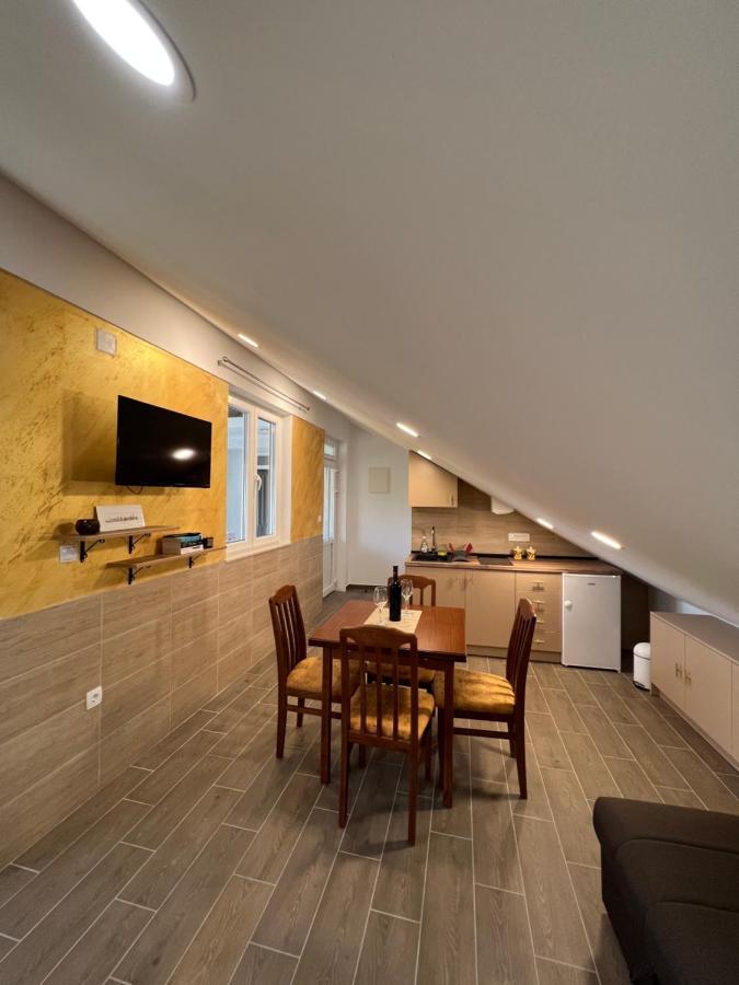Apartment Ciro ヘルツェグ・ノヴィ エクステリア 写真